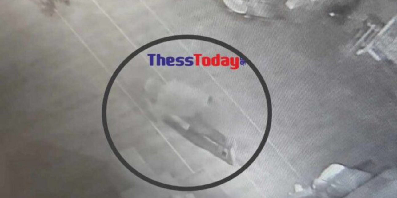 Ο διαρρήκτης που μπαίνει μπουσουλώντας στις επιχειρήσεις στη Θεσσαλονίκη