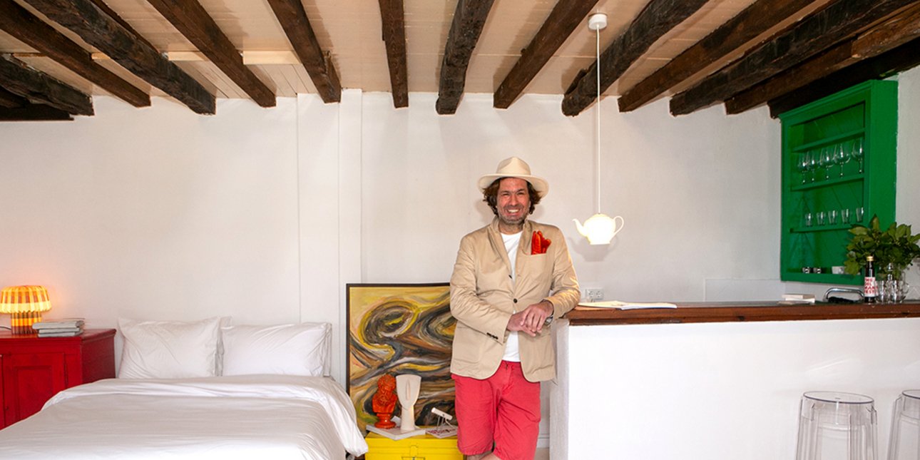 άνδρας κρεβάτι σπίτι εξοχή πήλιο Γιώργος Καράμπελλας