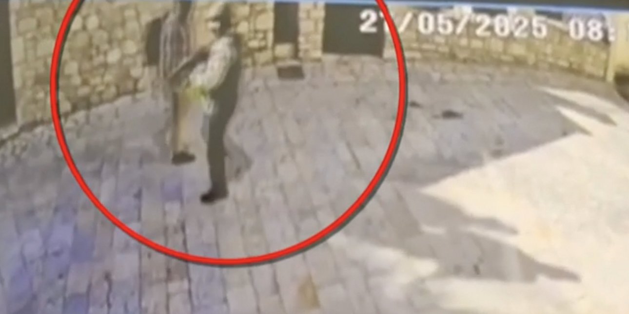 Καλάβρυτα -Ληστεία στα ΕΛΤΑ: Καρέ-καρέ η διαφυγή των δραστών με τα καλάσνικοφ 