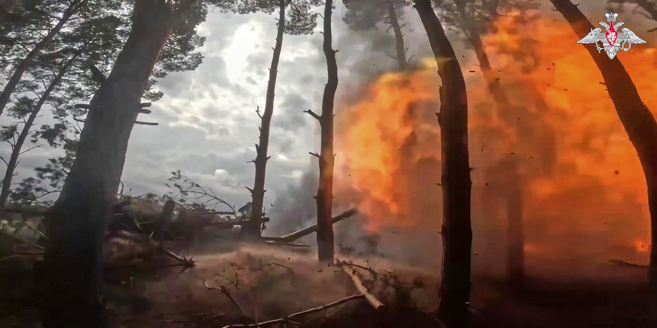 Ρωσικές δυνάμεις εξαπολύουν χτυπήματα στην Χερσώνα της Ουκρανίας