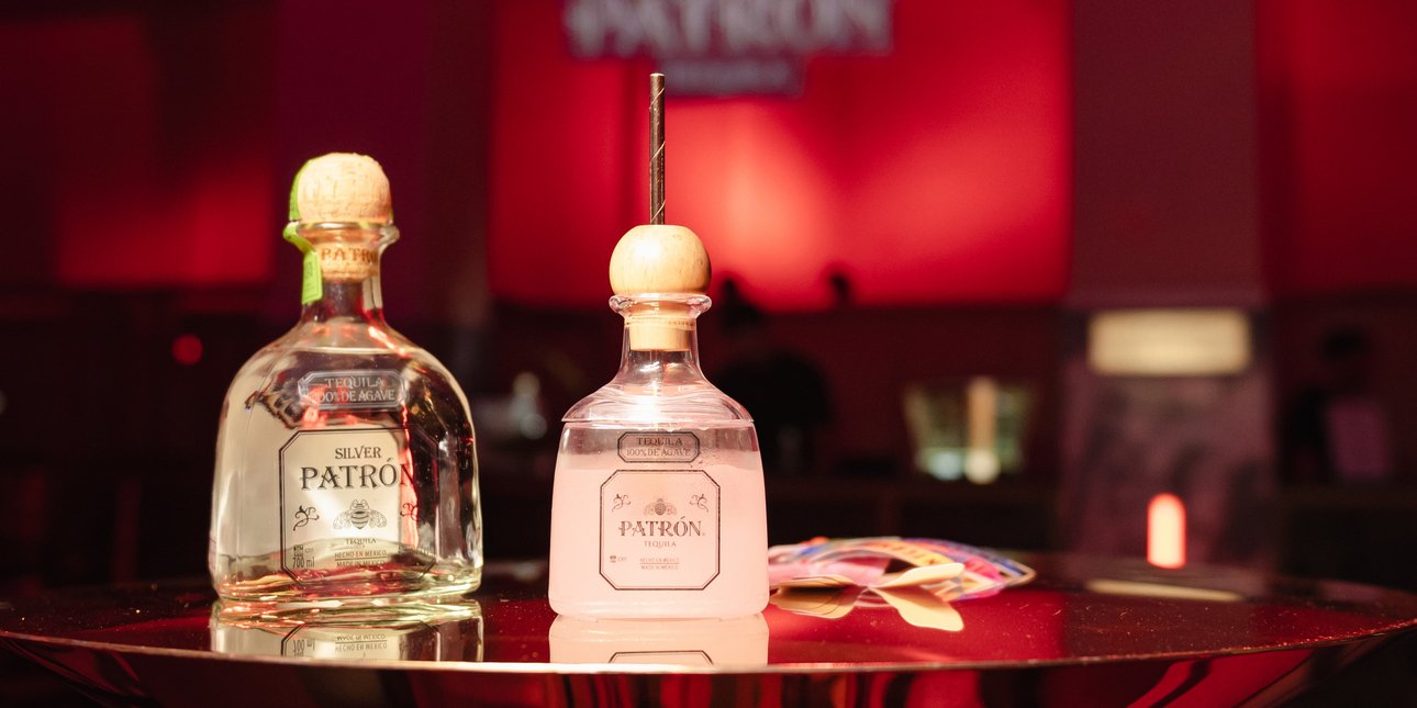 Δροσερές palomas με super premium τεκίλα Patrón στο πριβέ after-party των εγκαινίων της πολυαναμενόμενης έκθεσης Jean-Michel Basquiat: Untitled