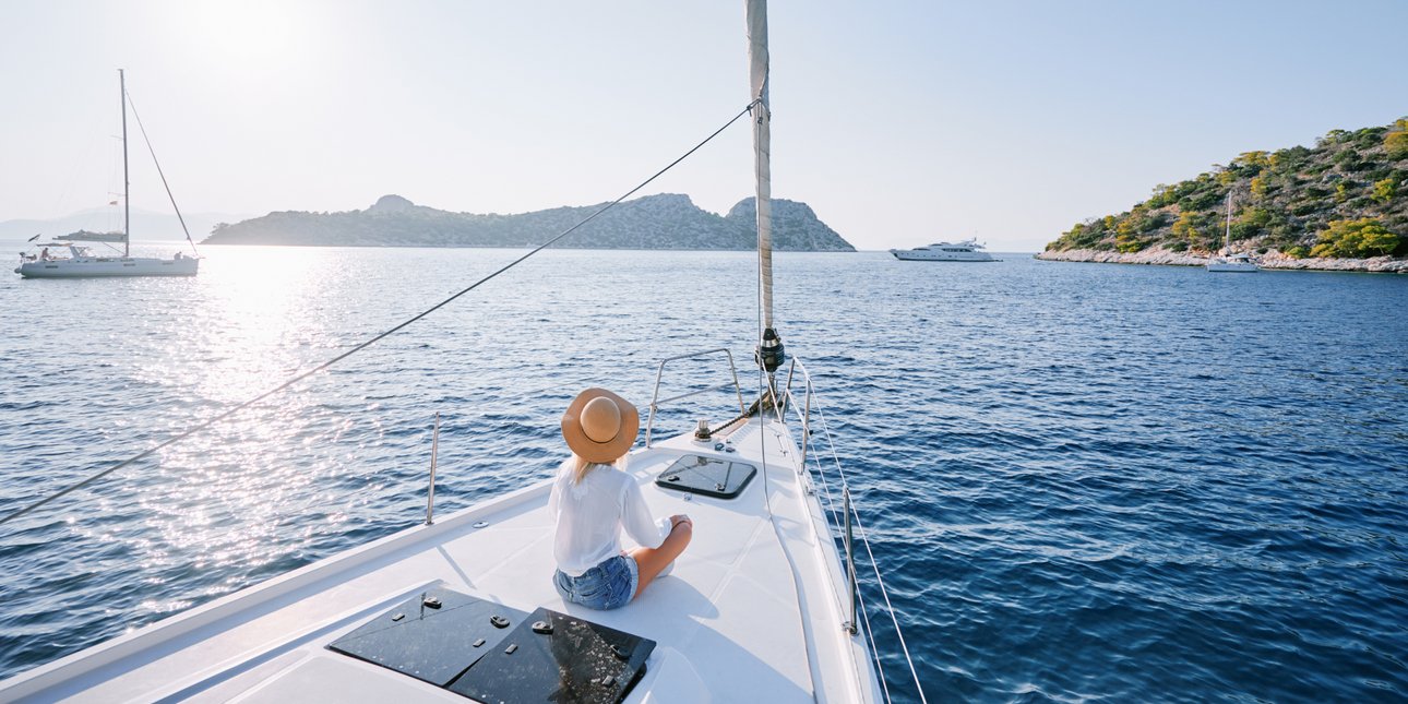 Middle East Conflict Batters Greek Marine Tourism as Yacht Charters Plunge 50 Percent