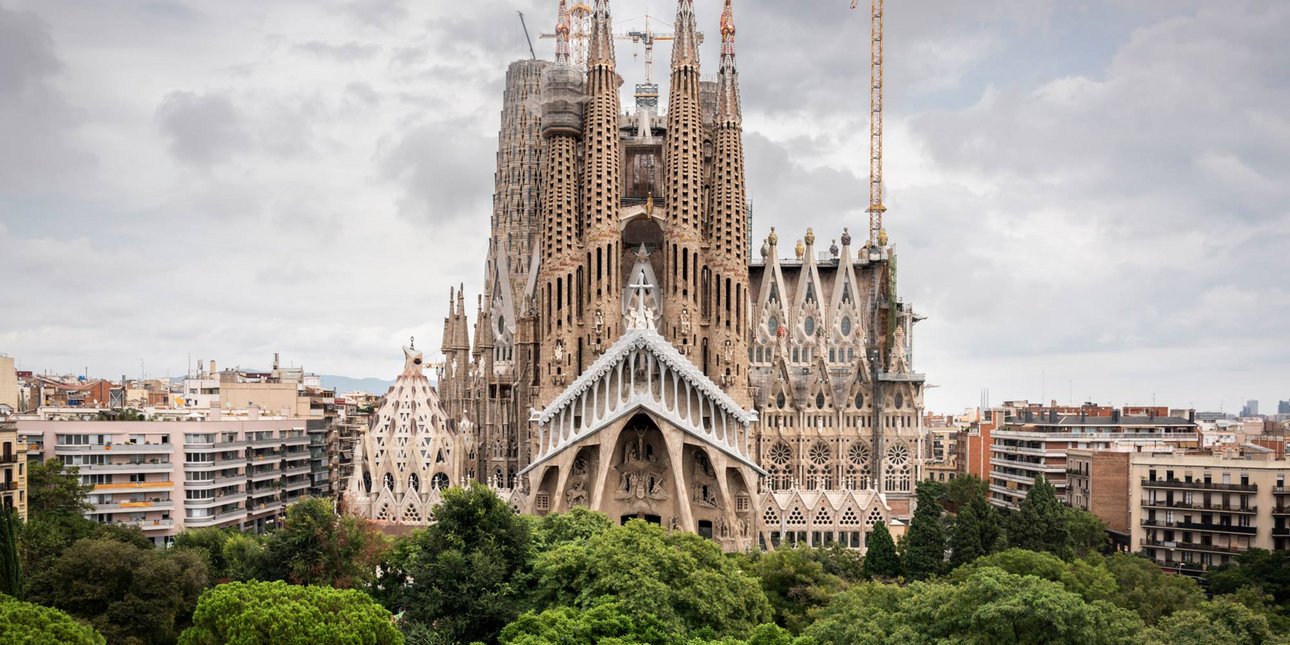 Η Sagrada Familia στην Βαρκελώνη, μια εκκλησία ηλικίας 143 ετών / SHUTTERSTOCK