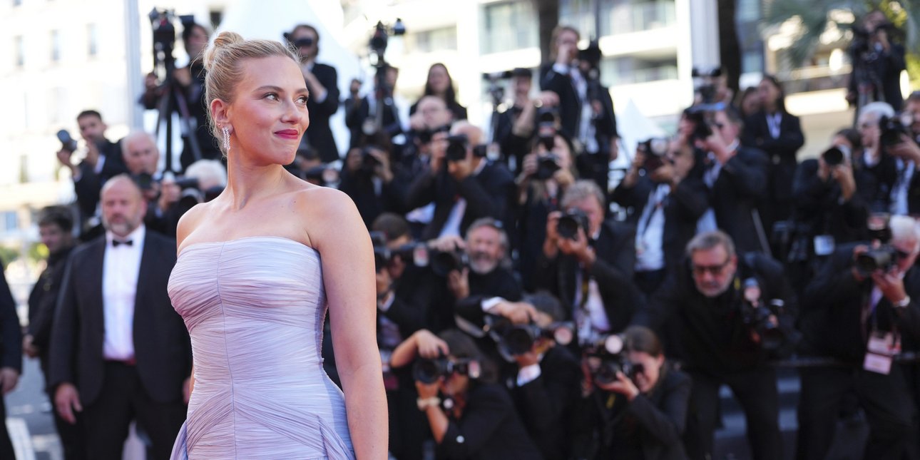 Η Σκάρλετ Γιόχανσον στο κόκκινο χαλί