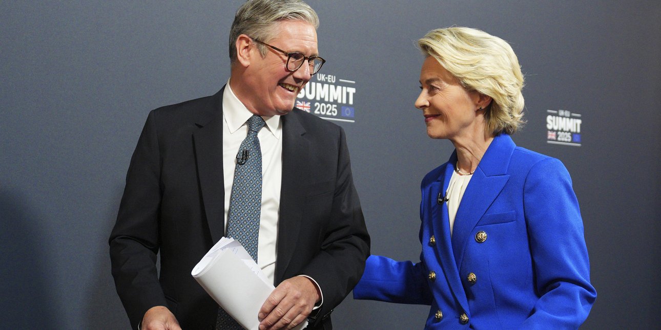 DW: Ο Τραμπ… σπρώχνει τη Βρετανία πίσω στην ΕΕ -Για σενάριο «περιορισμένης επιστροφής» μιλάει ο Guardian