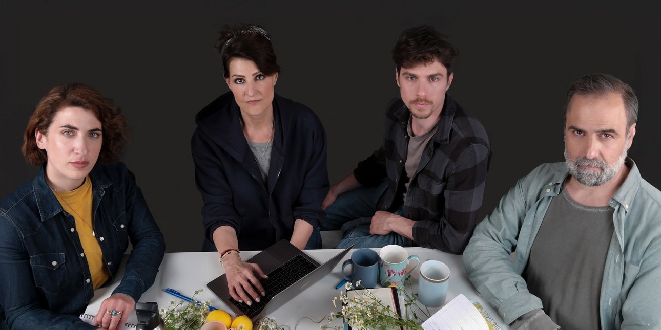 H Nία Βαρνταλος με τον θίασο στο Παλλάς 