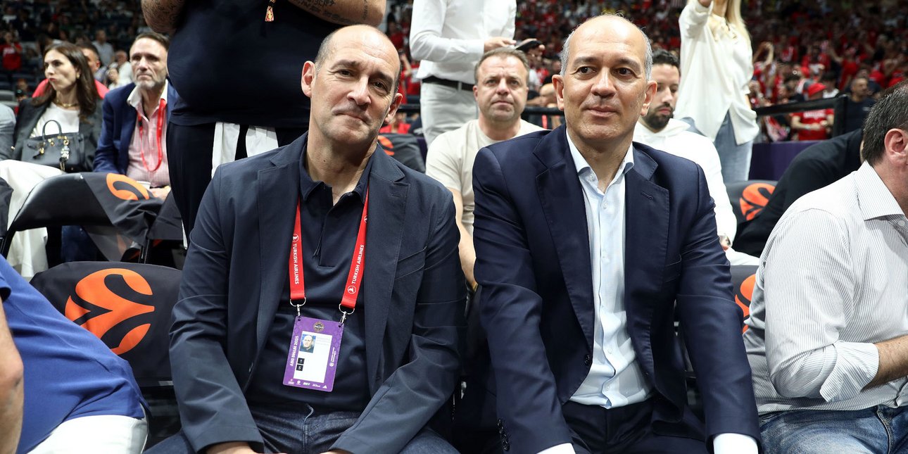 ΚΑΕ Ολυμπιακός: «Οπαδοί της Βαλένθια έφτυσαν τον Παναγιώτη Αγγελόπουλο και τον Γιώργο Σκινδήλια»