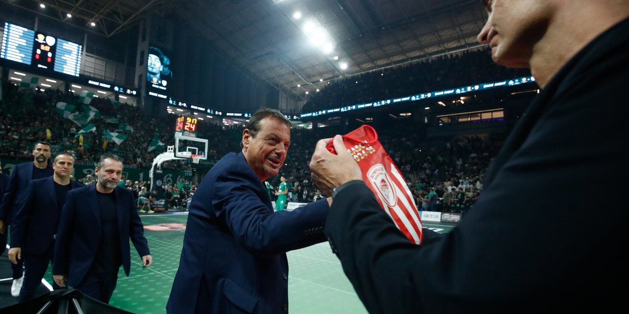 Χειραψία Αταμάν με Μπαρτζώκα