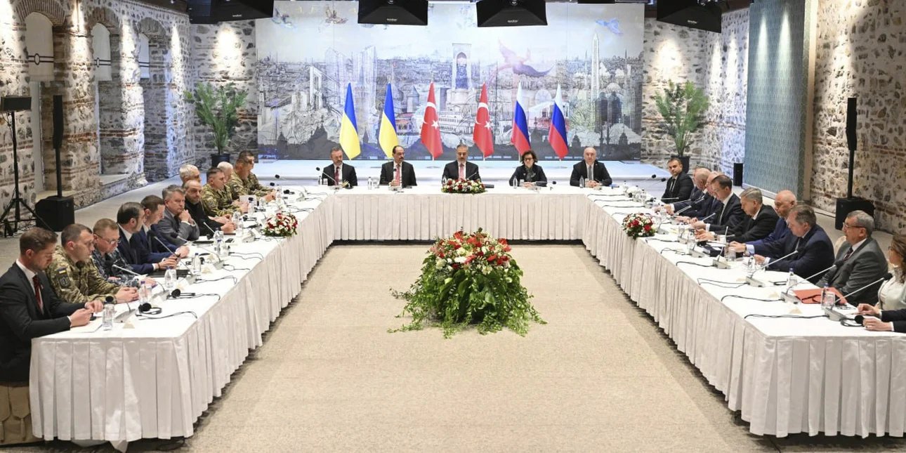 Η Ουκρανία ζήτησε από την Τουρκία να βοηθήσει στην αναζήτηση όρων για μια σύνοδο κορυφής Ζελένσκι-Πούιτν