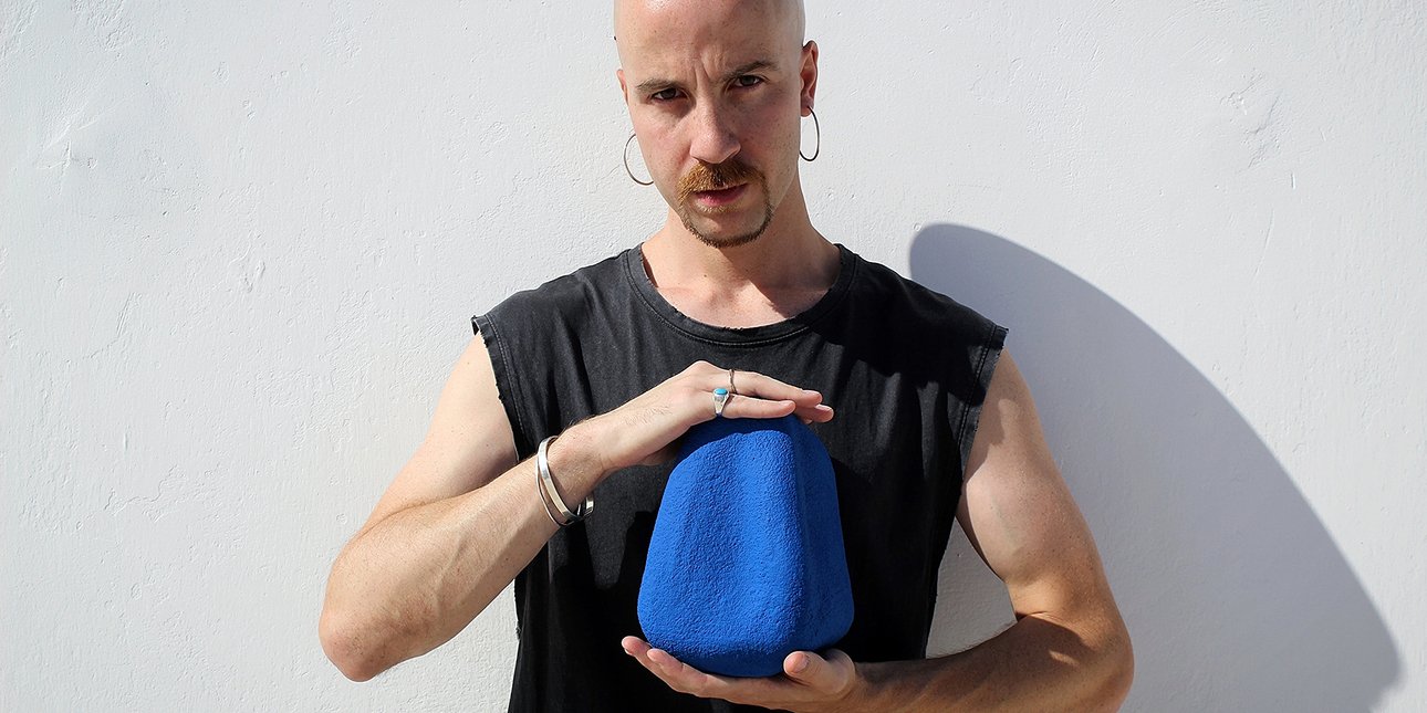 άνδρας κεραμικό γλυπτό μπλε Γιώργος Δούλος κεραμίστας