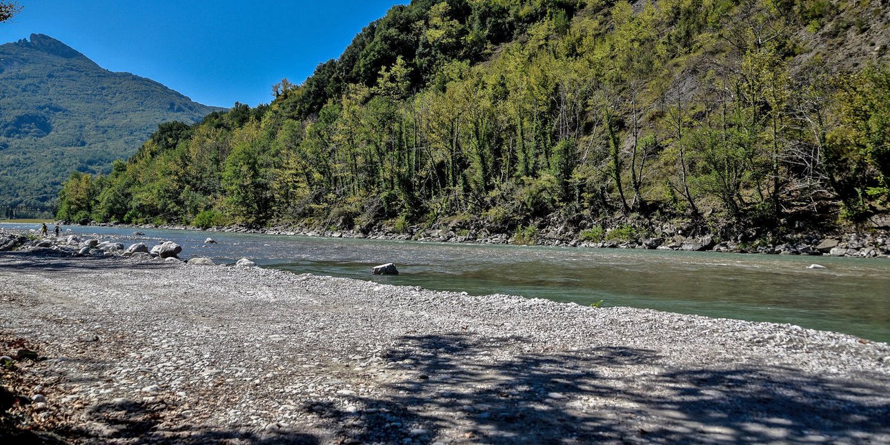Διασώθηκαν δύο 13χρονα αγόρια που εγκλωβίστηκαν στον ποταμό Άραχθο
