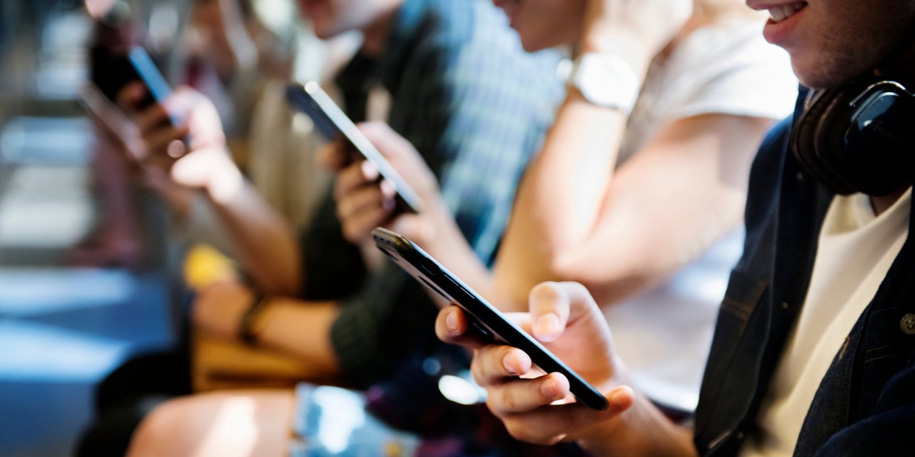 Η Gen Z στρέφεται μαζικά σε αυτόν τον κλάδο: Προσφέρει αρχικό μισθό 75.000 δολάρια και εγγυημένη αποκατάσταση