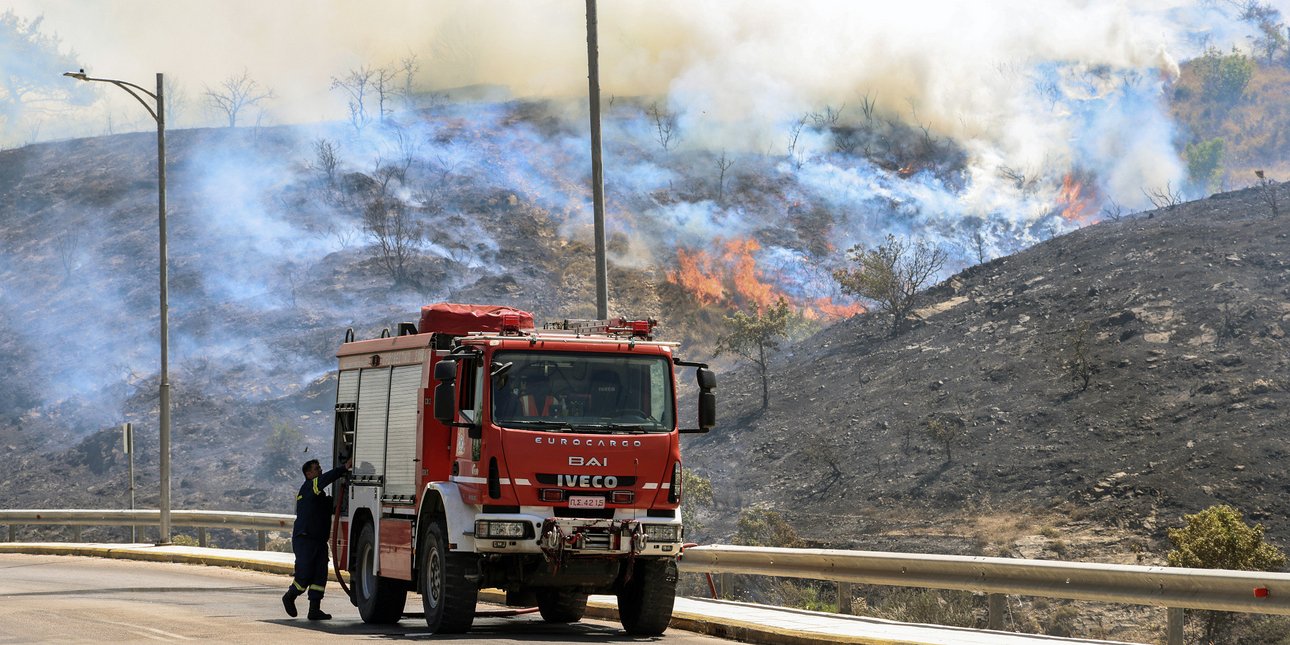 Πολύ υψηλός κίνδυνος πυρκαγιάς και σήμερα -Σε πορτοκαλί συναγερμό Αττική, Εύβοια και Χίος