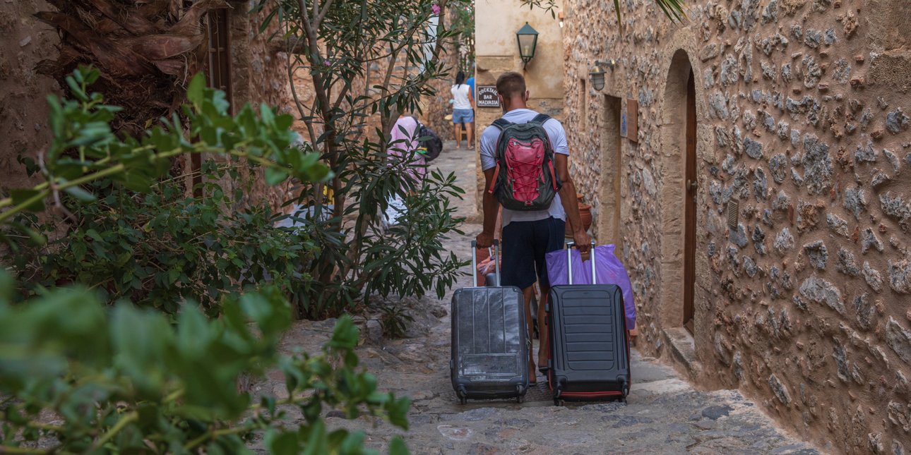 Αργίες: Ο μήνας που συνδυάζει δύο τριήμερα και το μοναδικό τετραήμερο του 2026