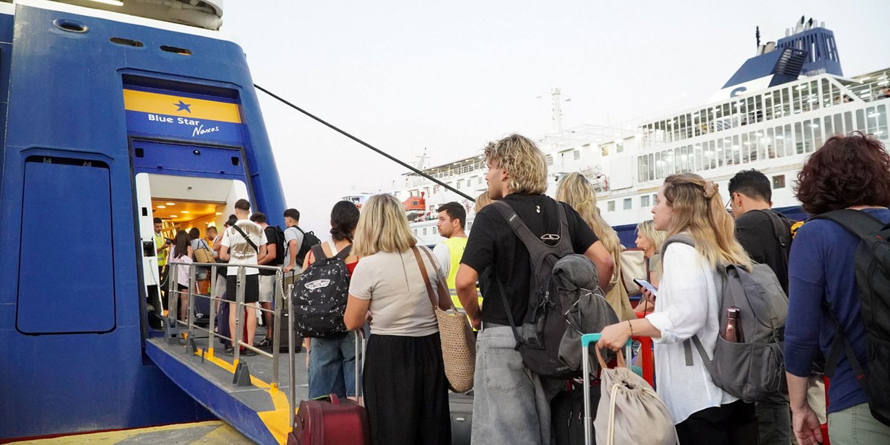 ΕΛΣΤΑΤ: Αύξηση 1,2% στη συνολική διακίνηση επιβατών σε λιμάνια το γ' τρίμηνο του 2025