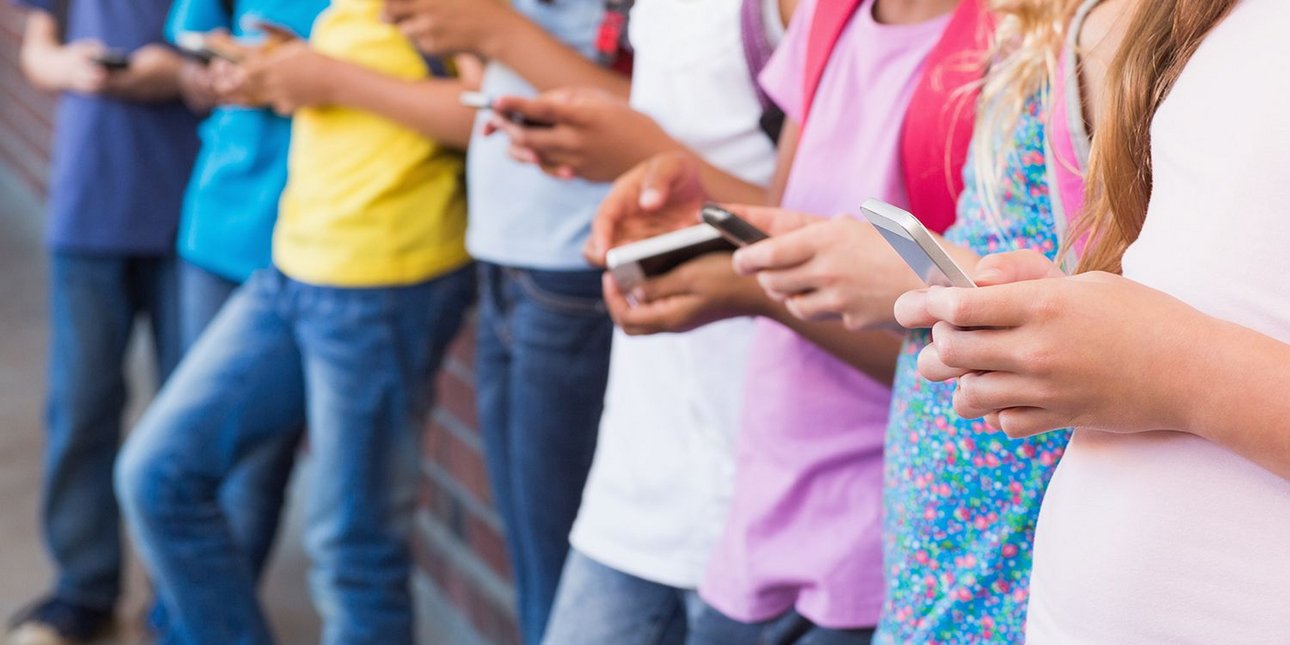 Οι επιστήμονες βασίστηκαν σε δεδομένα που συγκέντρωσαν από το Global Mind Project, το οποίο περιλαμβάνει περισσότερους από 100.000 νέους ηλικίας 18-24 ετών / SHUTTERSTOCK