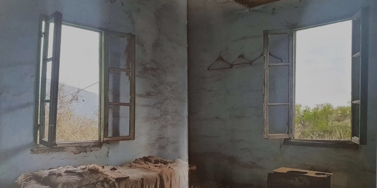 φωτογραφικό οδοιπορικό σε ξεχασμένα σπίτια