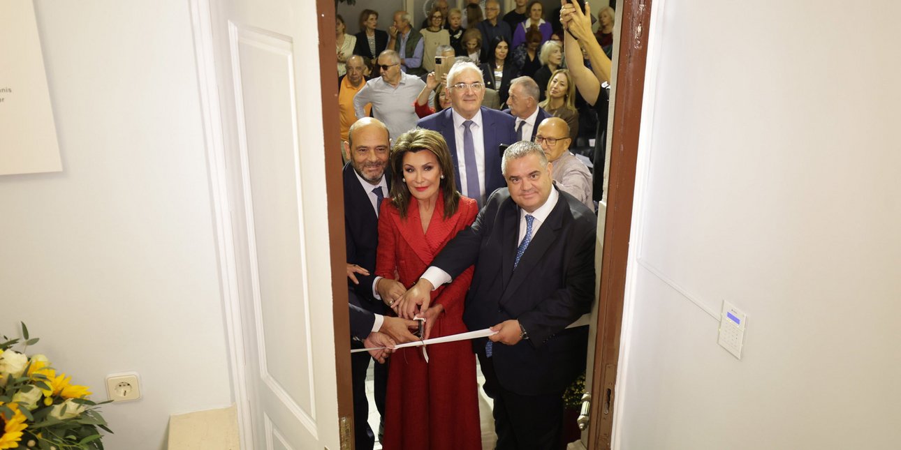 Γιάννα Αγγελοπούλου σε εγκαίνια