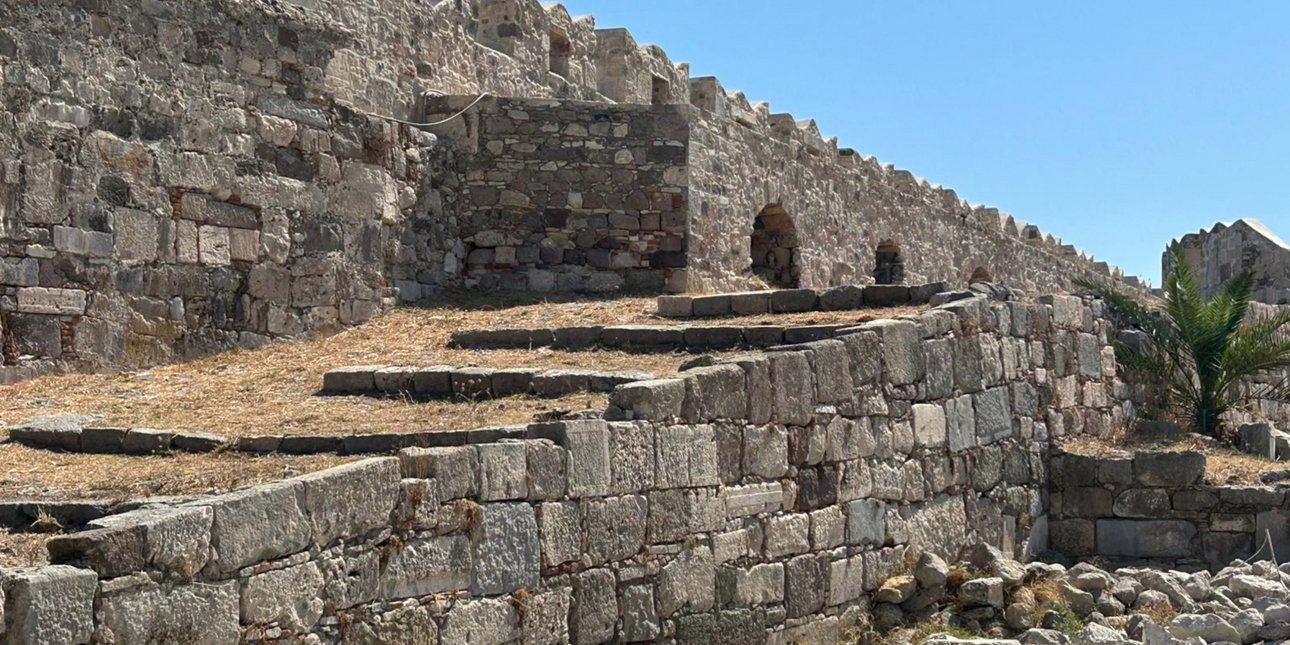 To Kάστρο της Νερατζιάς 