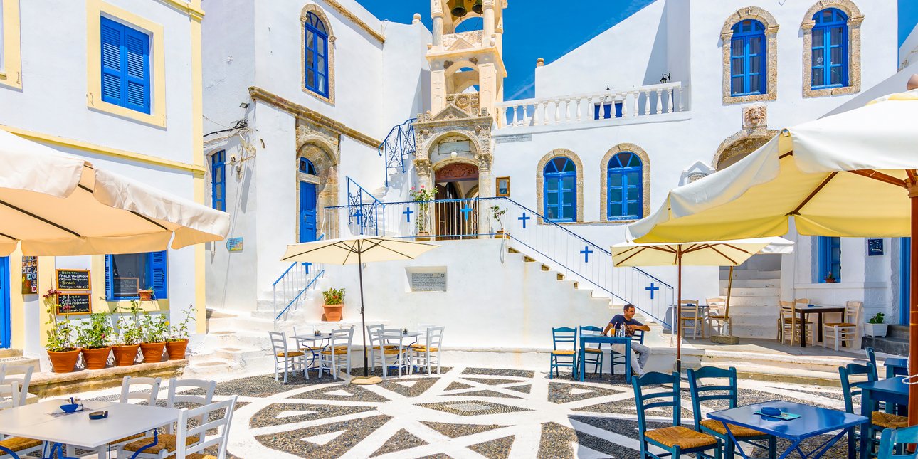 πλατεια εκκλησια 