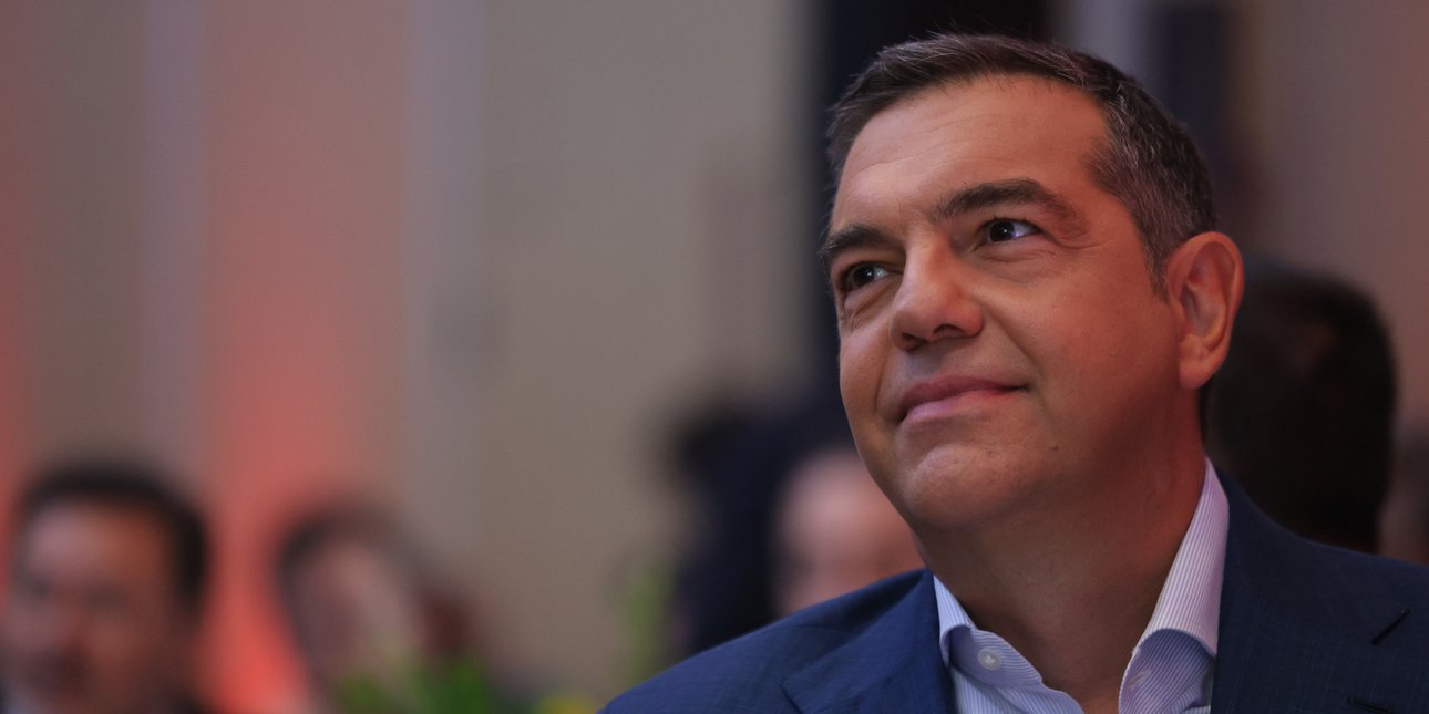 Το άρθρο-σήμα Τσίπρα για επιτάχυνση του κόμματος: «Ζυγώνει η ώρα» - Κλείδωσε το μανιφέστο, γρίφος οι βουλευτές