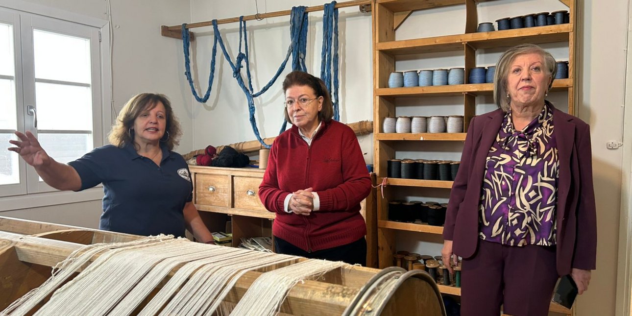 Η Υπουργός Πολιτισμού Λίνα Μενδώνη στα εγκαίνια του Κέντρου Υφαντουργίας Βλάστης Εορδαίας