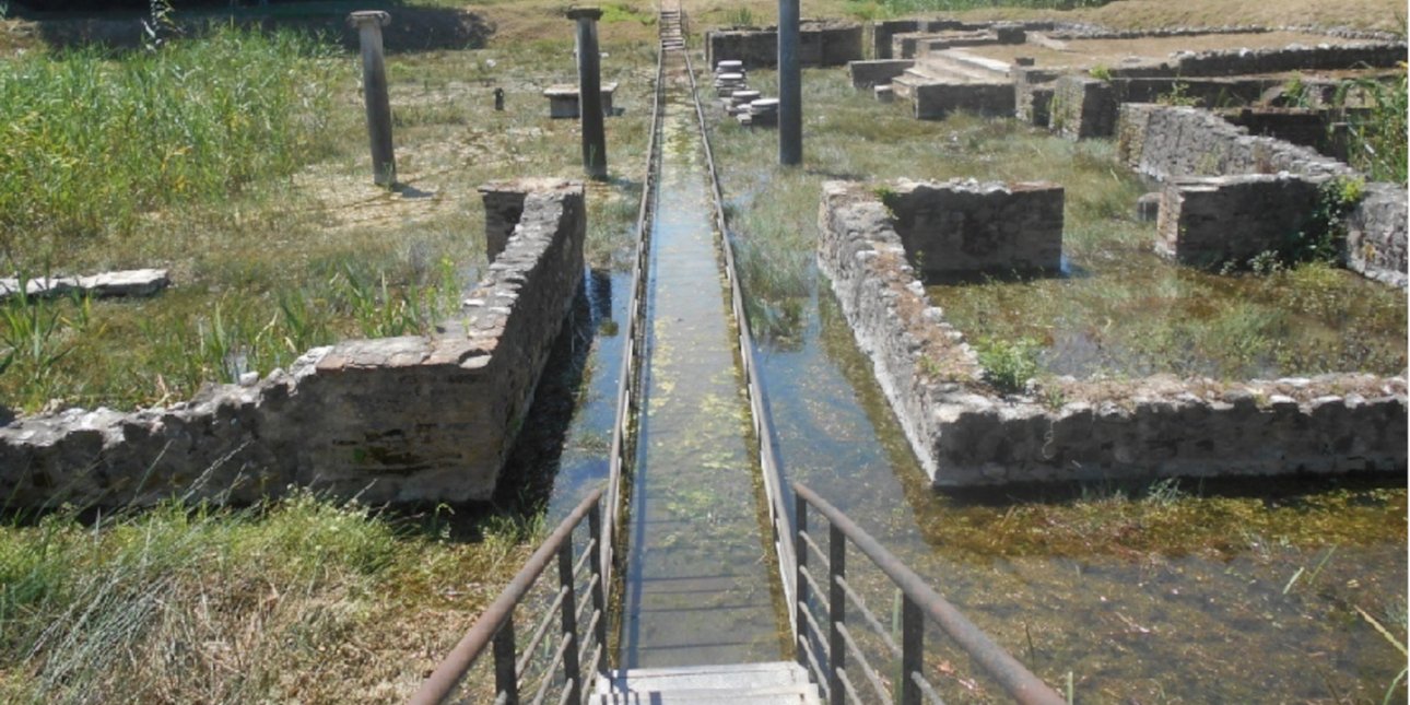 Το ιερό της Ίσιδος και ο μεταλλικός διάδρομος που τον διασχίζει