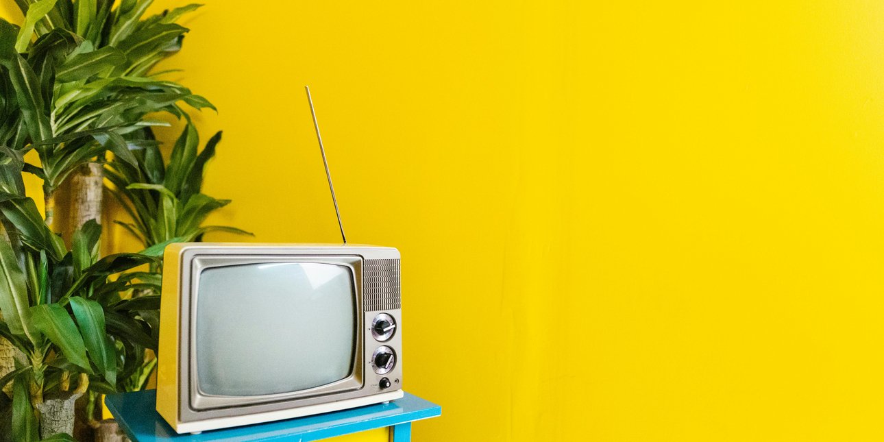 Πριν από ακριβώς 31 χρόνια, την 1η Οκτωβρίου του 1994, η Ελλάδα μπήκε επισήμως στη νέα εποχή της ψυχαγωγίας / PEXELS