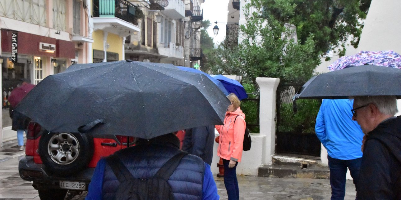 Νέο δελτίο έκτακτων καιρικών φαινομένων: Οι τέσσερις περιοχές σε κόκκινο συναγερμό