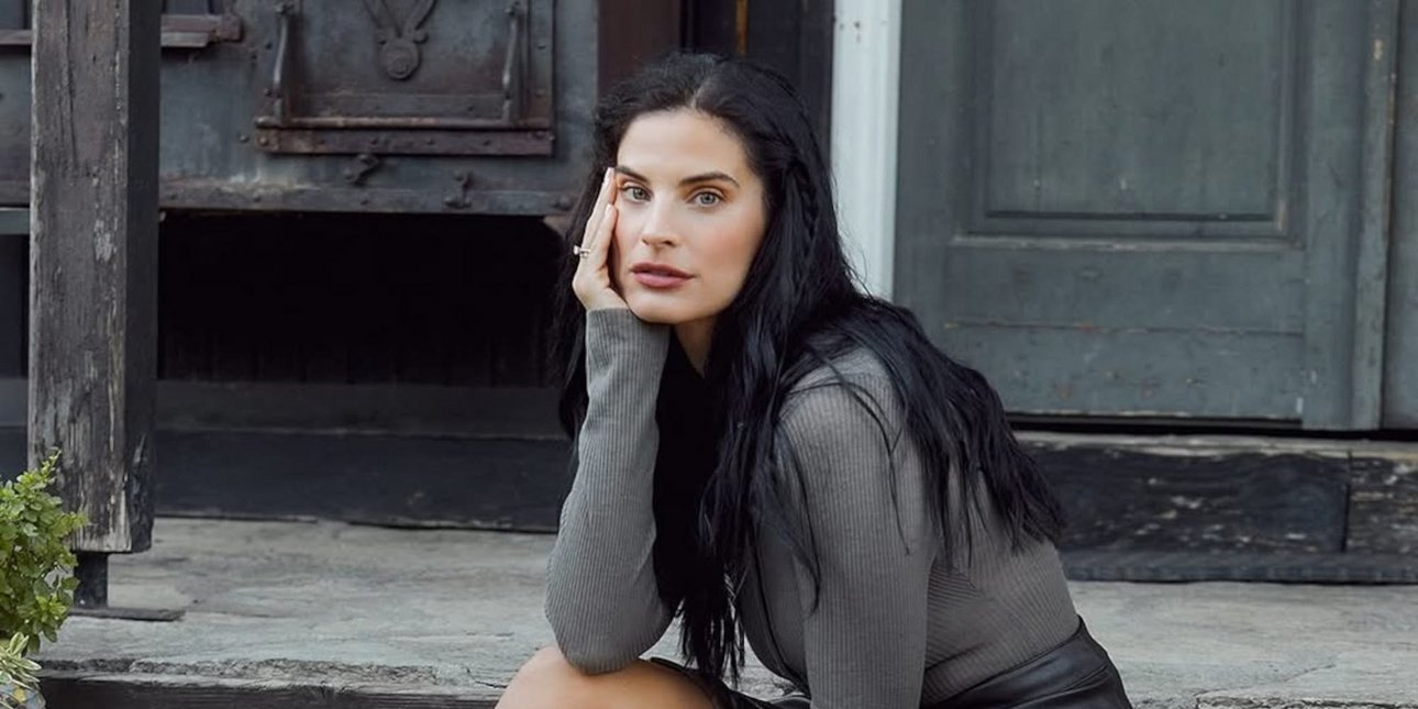 Η Χριστίνα Μπόμπα δείχνει πώς άλλαξε το σώμα της μετά τη γέννα μέσα από αδημοσίευτες φωτογραφίες