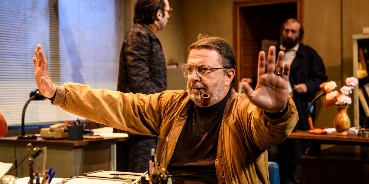 Στάθης Σταμουλακάτος