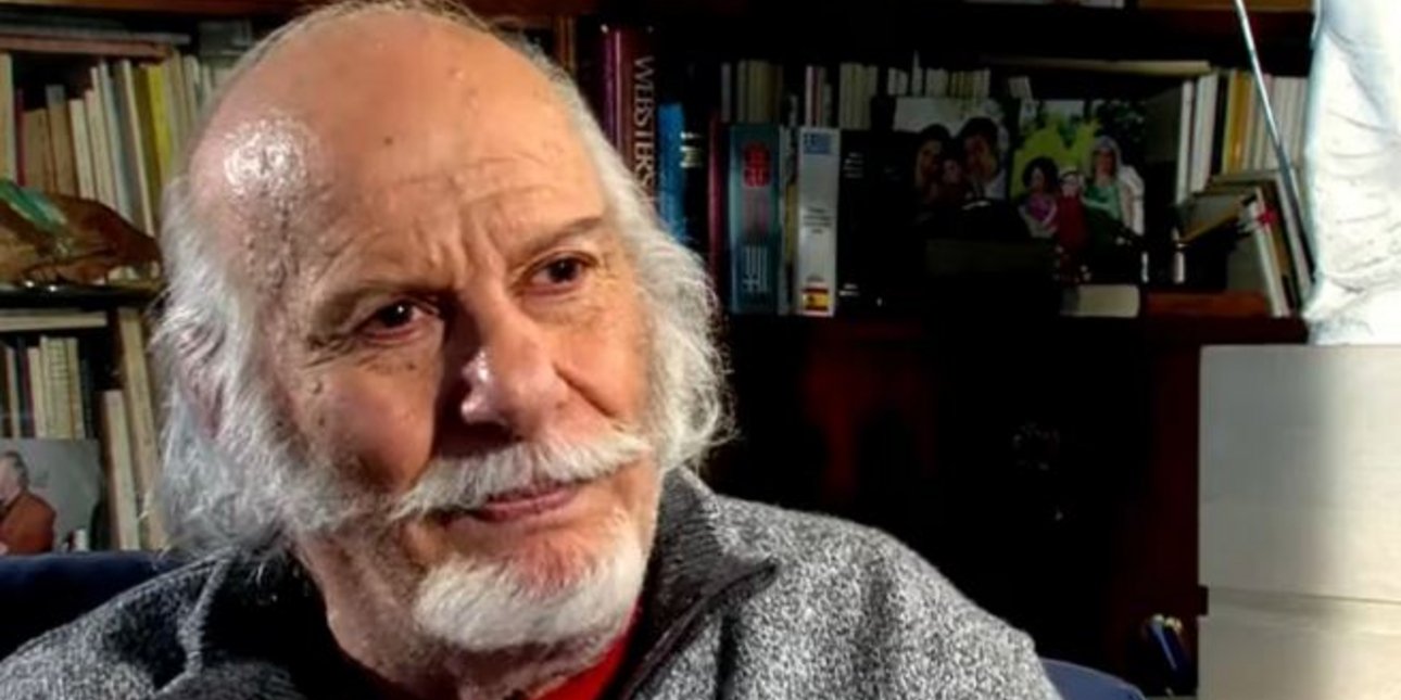 Mανώλης Μουστάκας