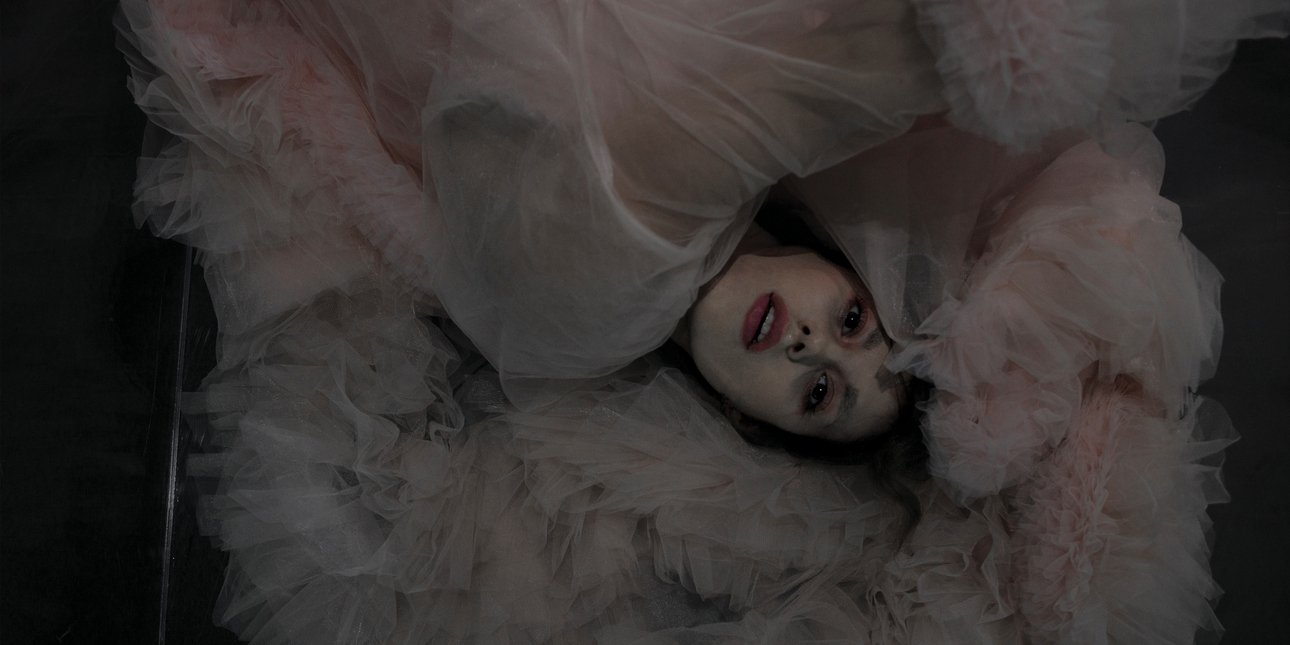 γυναικα ροζ τουλια