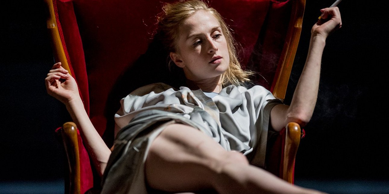 Η Έντα Γκάμπλερ είναι ίσως η πιο πολυσυζητημένη ηρωίδα του Henrik Ibsen - ήρωας και αντί-ήρωας ταυτόχρονα, μια μορφή που μέχρι σήμερα διχάζει κοινό και κριτικούς / WIKIPEDIA