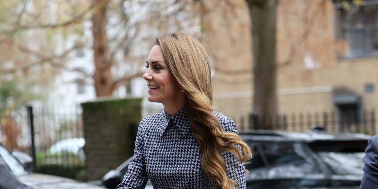 Η τσάντα που συνδυάζει πολυτέλεια και προσιτή τιμή και έχει γίνει αγαπημένη της Κέιτ Μίντλεντον