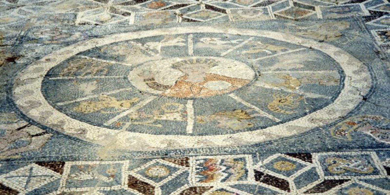 Η κεντρική παράσταση με την προσωποποίηση του Χρόνου, τα δώδεκα ζώδια και τις τέσσερις εποχές