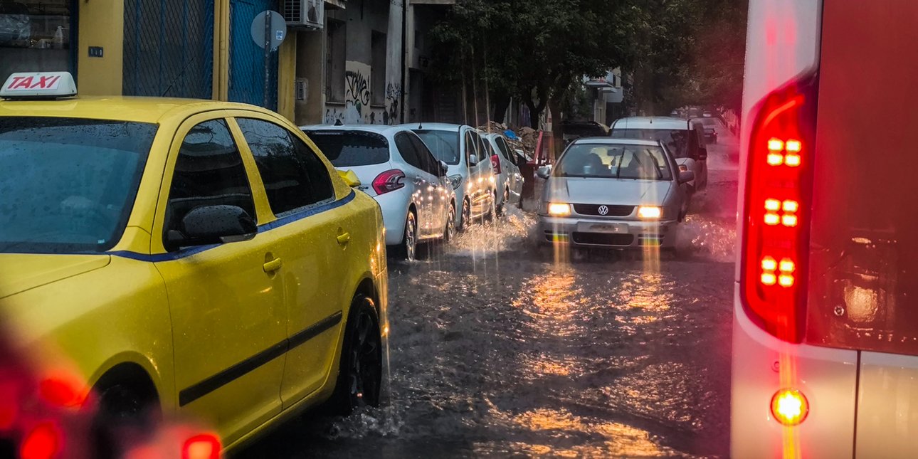 Κομφούζιο στους δρόμους της Αττικής -Απροσπέλαστος ο Κηφισός, πού υπάρχουν καθυστερήσεις