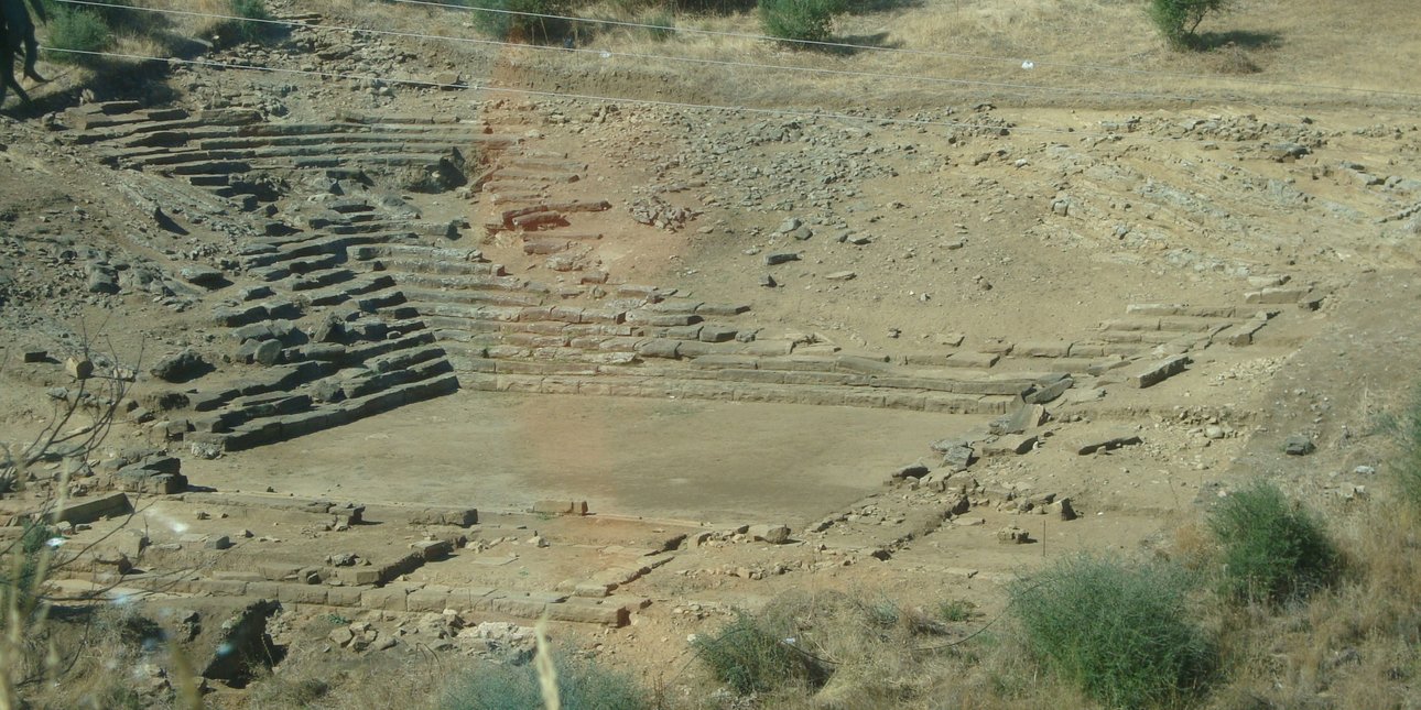 Αρχαίο θέατρο Καλυδώνας