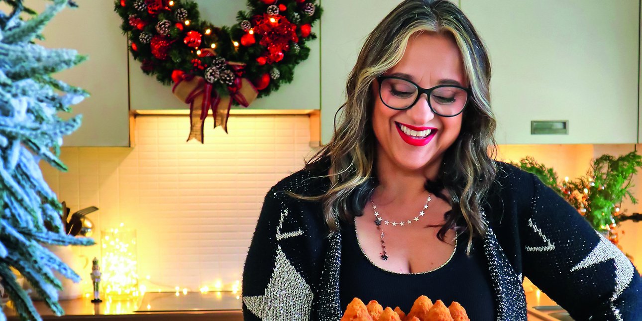 MamaTsita με κέικ