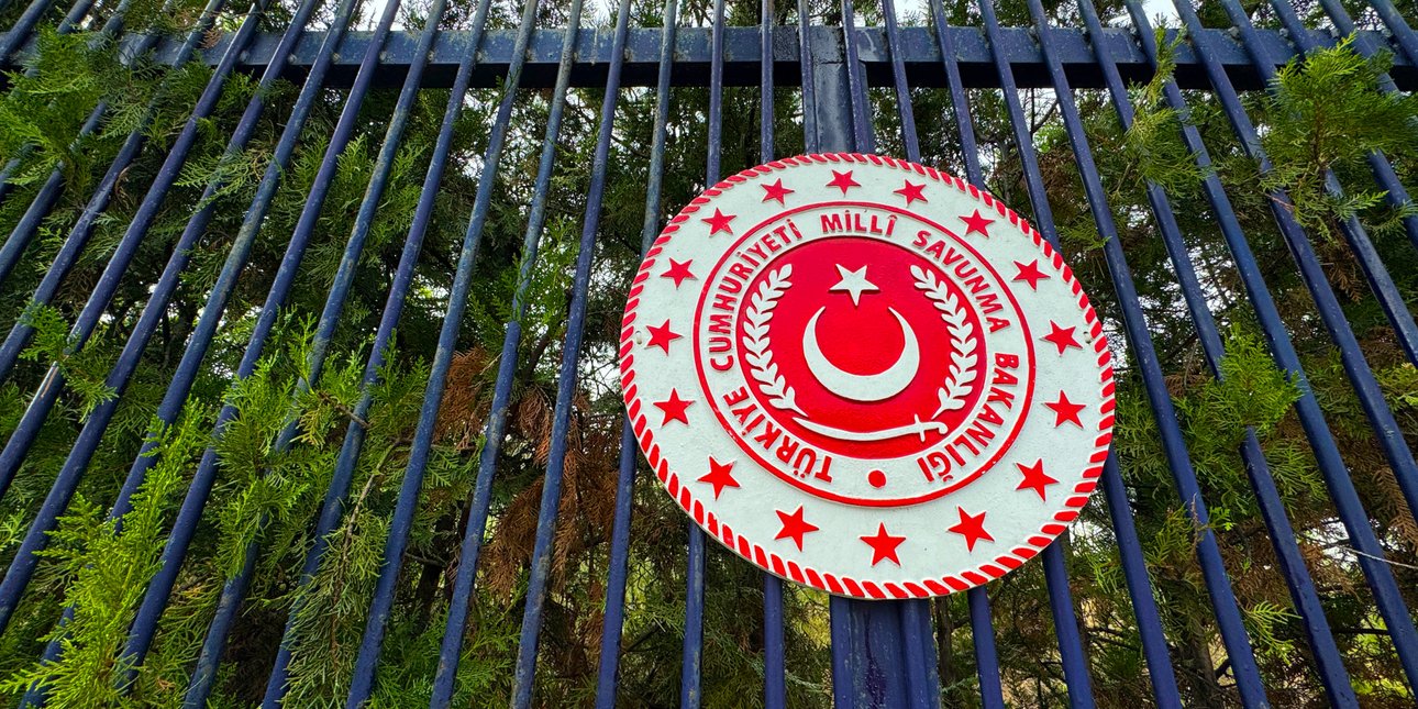 Προκλητική ανακοίνωση τουρκικού υπουργείου Άμυνας: Μονομερείς αξιολογήσεις τρίτων μερών δεν μπορούν να καταργήσουν το τουρκολυβικό μνημόνιο