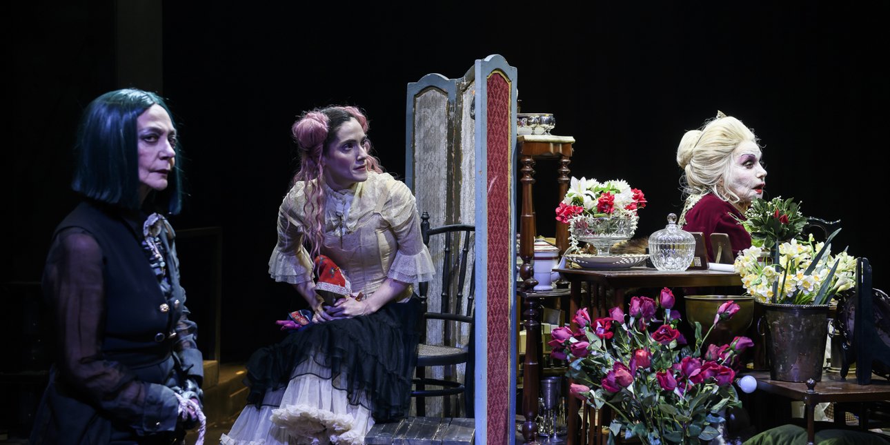 Δήμητρα Χατούπη, Ευα Σιμάτου, Μπέττυ Αρβανίτη