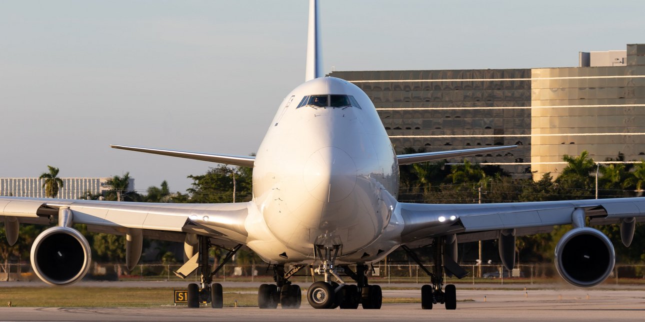 Ο Εμίρης του Ντουμπάι είναι τόσο πλούσιος, που έχει ένα Boeing 747 μόνο για να μεταφέρει άλογα