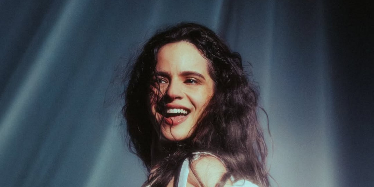 Concert dressing: Η νέα τάση όπου το στιλ... ακούγεται πιο δυνατά από τη μουσική στις συναυλίες