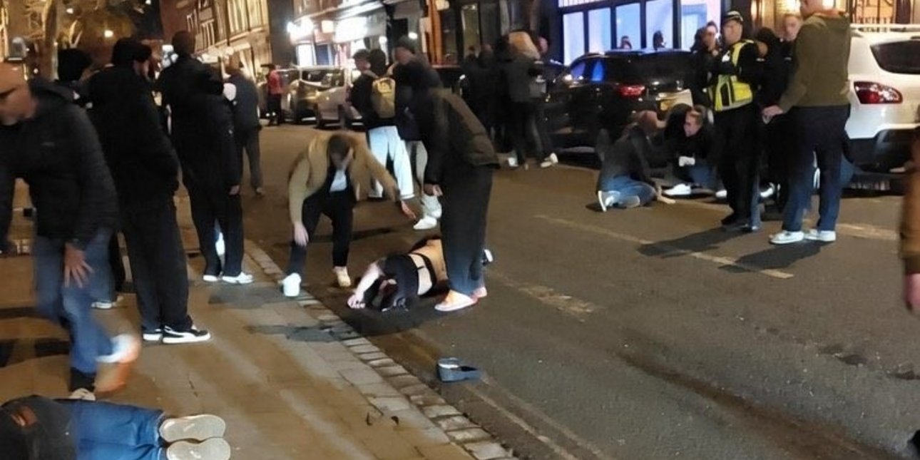 Αγγλία: Συναγερμός τη νύχτα το Ντέρμπισαϊρ - Αυτοκίνητο έπεσε πάνω σε πεζούς, αναφορές για «πολλούς» τραυματίες [βίντεο]