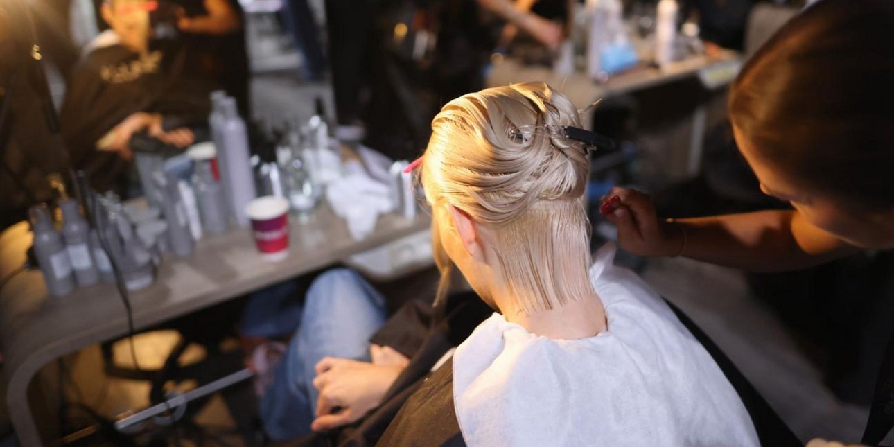 Τί αποκαλύπτει η Ψυχολογία για όσους βάφουν τα μαλλιά τους;