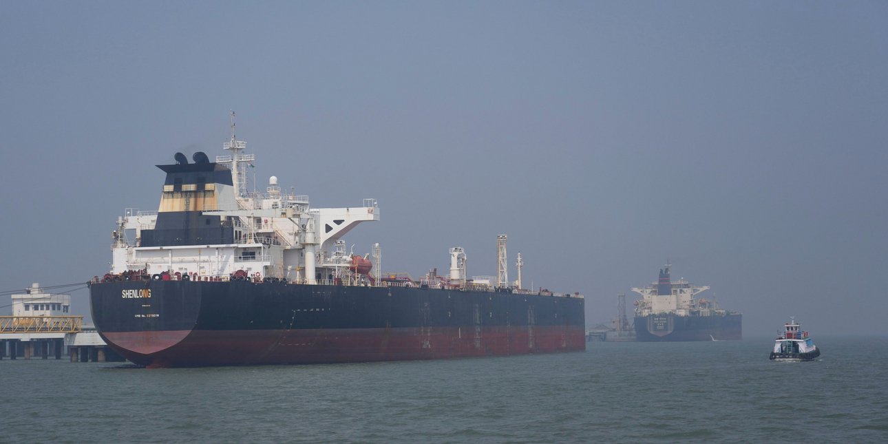 Περίπου 2.000 πλοία και 20.000 ναυτικοί εγκλωβισμένοι στα Στενά του Ορμούζ -«Τα πληρώματα υποφέρουν από ψυχολογική πίεση»