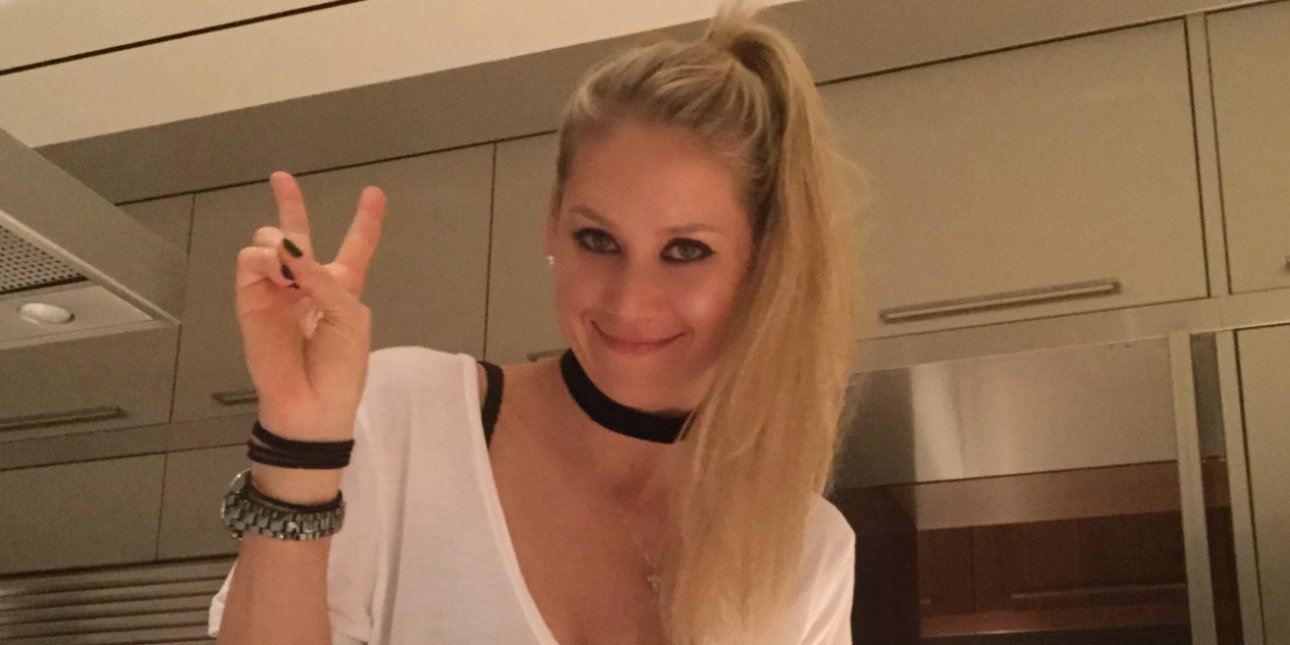 Οι παπαράτσι τελικά «έπιασαν» την Άννα Κουρνίκοβα -Σχολιάζουν όλοι τις φωτογραφίες επειδή είναι αγνώριστη