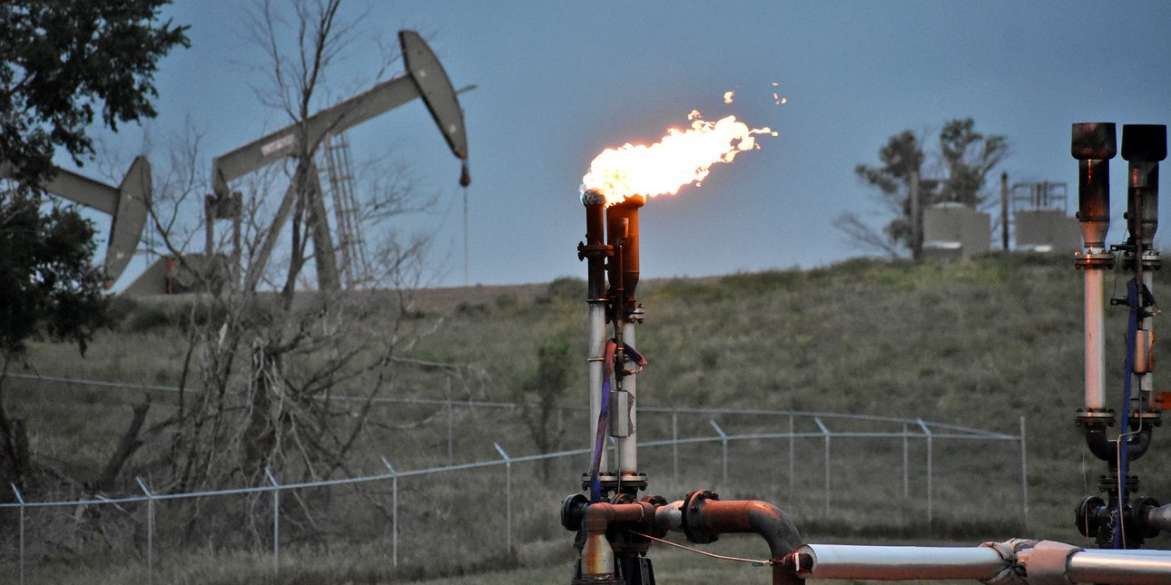 Μέλη του ΟΠΕΚ συμφώνησαν να αυξήσουν την παραγωγή πετρελαίου, έχοντας ζημιές από τα πλήγματα του πολέμου