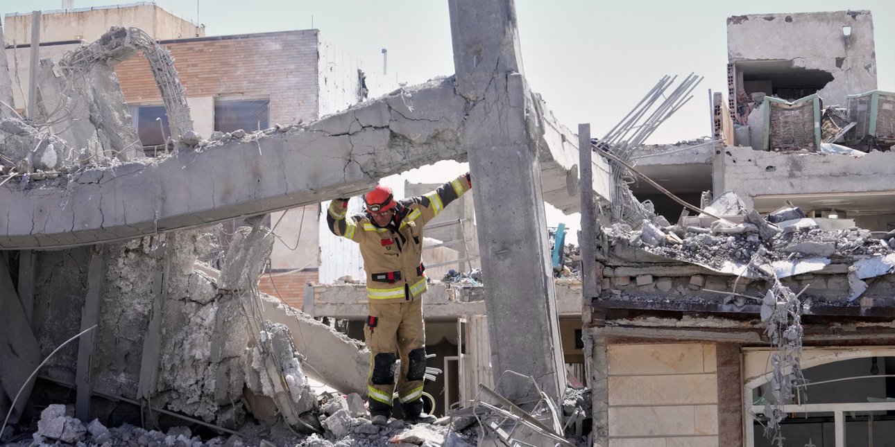 Fars: ΗΠΑ και Ισραήλ χτύπησαν πυρηνικό αντιδραστήρα βαρέος ύδατος στο Ιράν -Live οι εξελίξεις στη Μέση Ανατολή