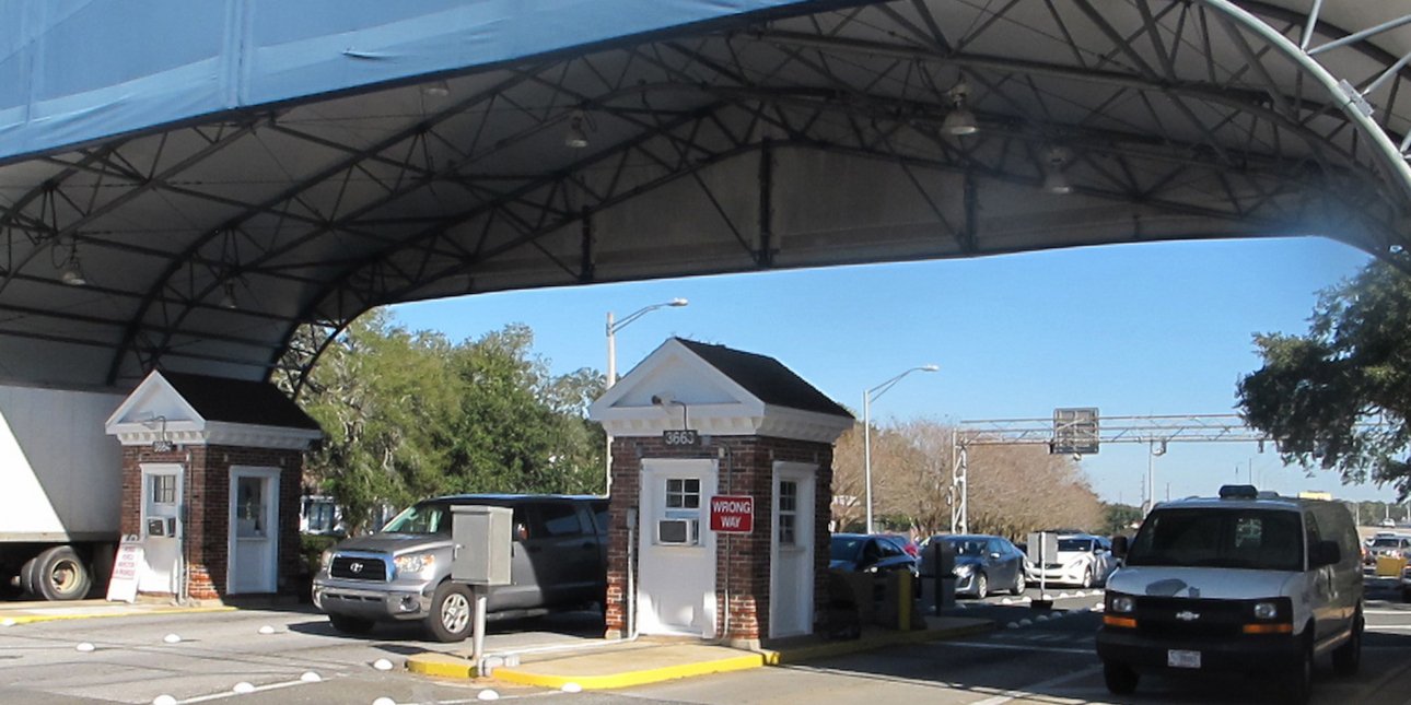 Φλόριντα: Νεαρός κατηγορείται για απόπειρα τοποθέτησης βόμβας σε στρατιωτική βάση =Συνελήφθη η αδελφή του